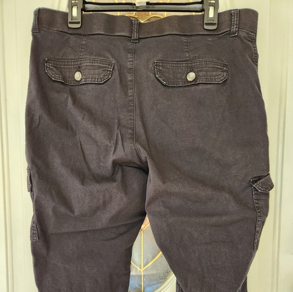 Lee Cargo Capris - Picture 3 of 5
